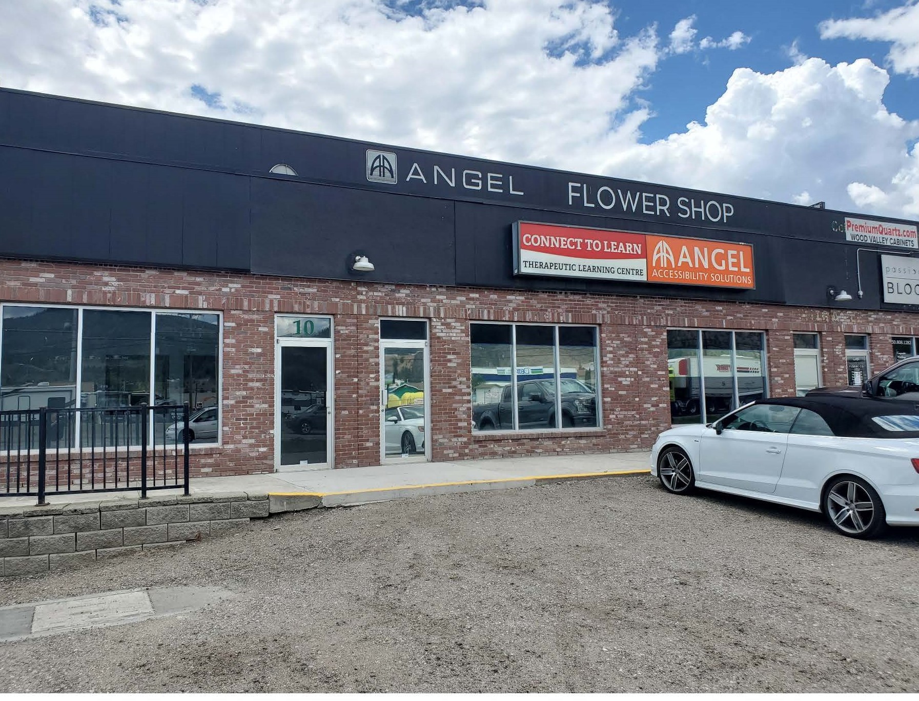 1515 Westgate Road West Kelowna • NAI Commercial Okanagan